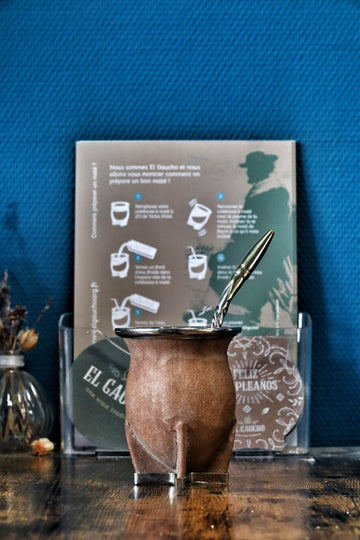 Calebasse en cuir brut avec bombilla en alpaga