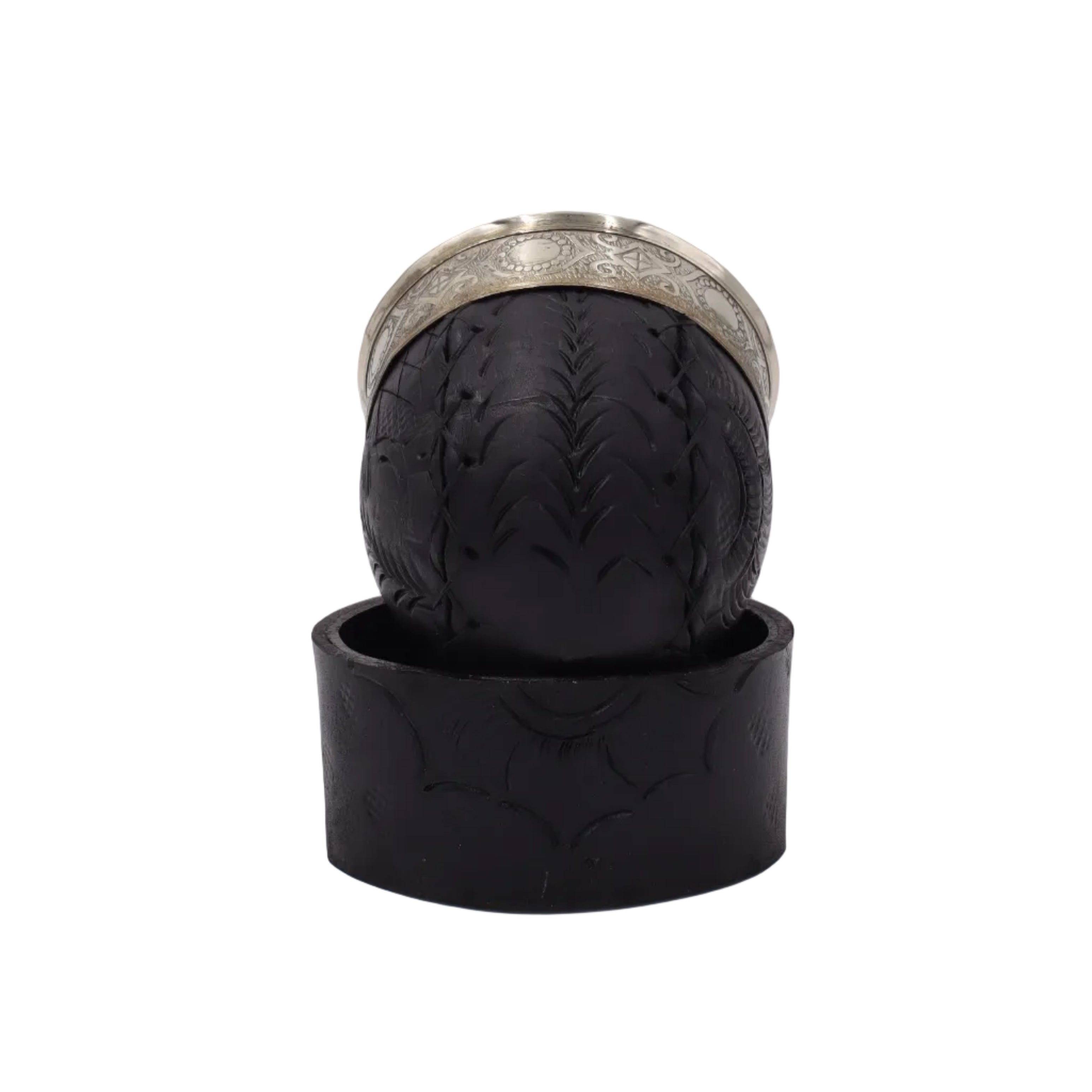 Dessous du Maté en cuir noir : coutures artisanales renforcées en étoile pour une stabilité parfaite.