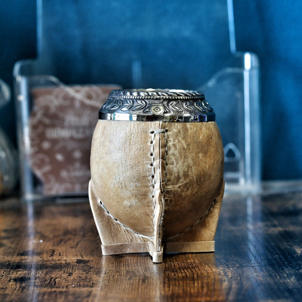 Calebasse mate torpedo impérial édition France cuir cru naturel virole alpaca ciselée couronne bronze artisanale