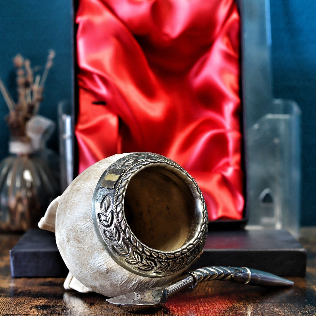 Mate torpedo impérial édition France cuir brut avec bombillón coffret satin rouge exemplaire 8
