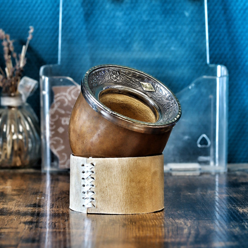 Calebasse camionero Virola Inversée 260 ml vue de dessus, mettant en avant l’ouverture et la virola gravée.