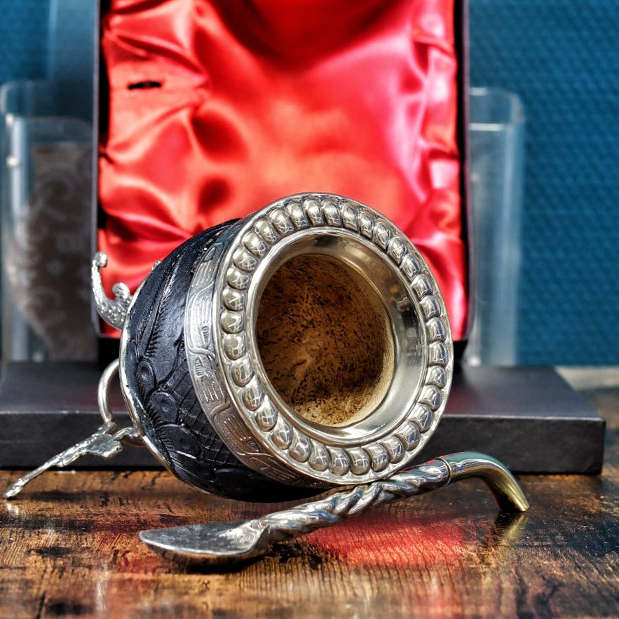 calebasse imperial exclusif entrain de montrer la virole ciselee