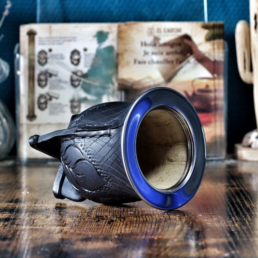 Maté Camionero Uruguayen Motif B — vue principale, cuir repoussé et virola inox 260ml