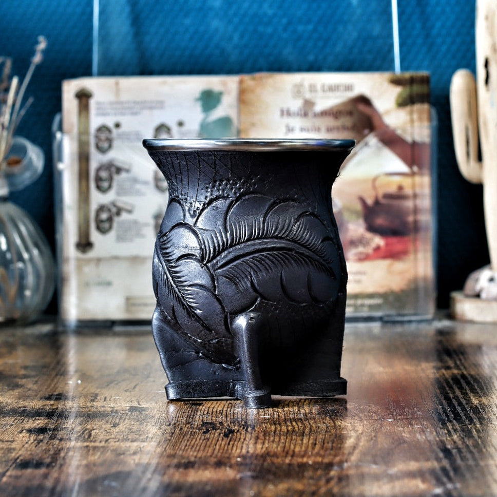 Maté Camionero Uruguayen Motif A — vue principale, cuir repoussé et virola inox 260ml