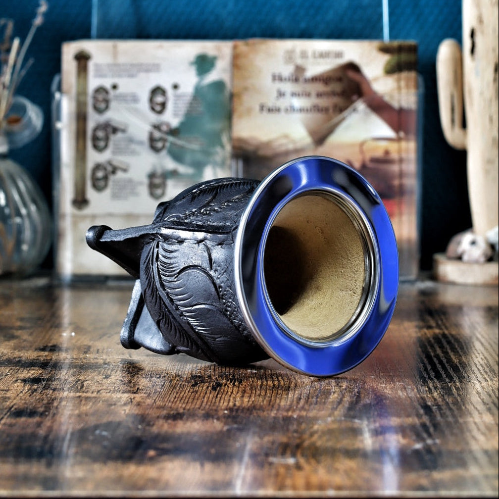 Maté Camionero Uruguayen Motif A — vue principale, cuir repoussé et virola inox 260ml