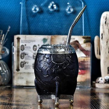 Maté Torpedo noir labrado avec bombilla en acier inox et finitions bicolores bronze.