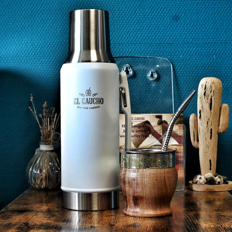 Pack matériel premium avec Thermo Gaucho 1,2L blanc, Maté Impérial Barril fleur en bois et bronze, et bombilla inox 