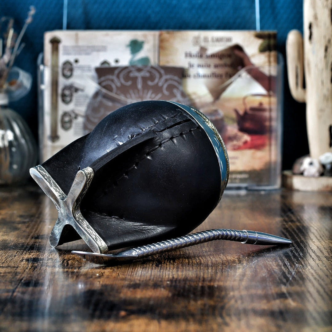 Base renforcée en Alpaca du maté Torpedo Impérial noir, accompagné de sa bombilla en inox offerte pour une dégustation parfaite.