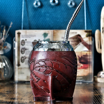 Maté Torpedo labrado borravino (Pièce N°2) avec motifs de feuilles sculptés, virole ciselée et bombilla inox incluse