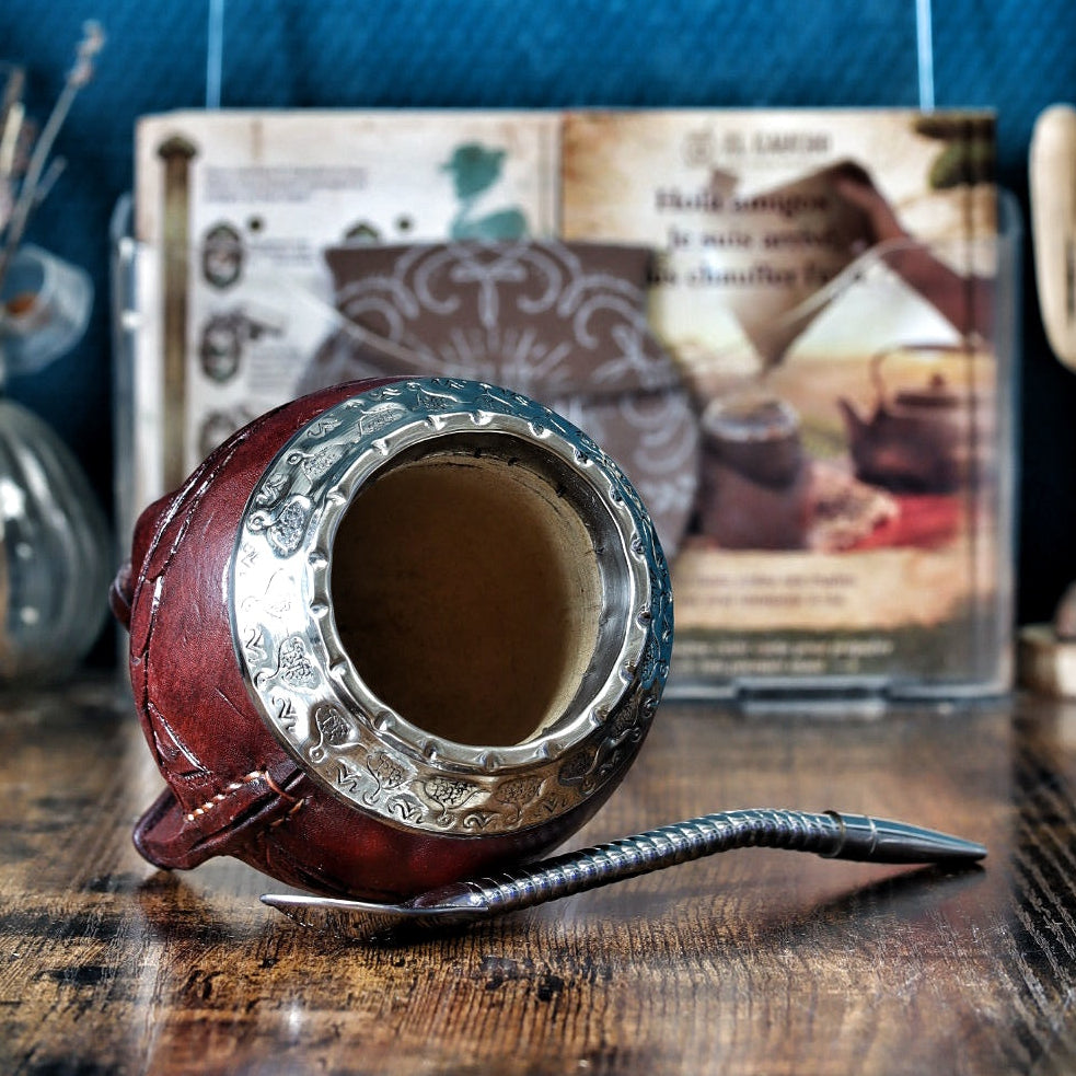 Vue du dessous du maté torpedo borravino montrant les 4 pieds renforcés pour une stabilité parfaite.