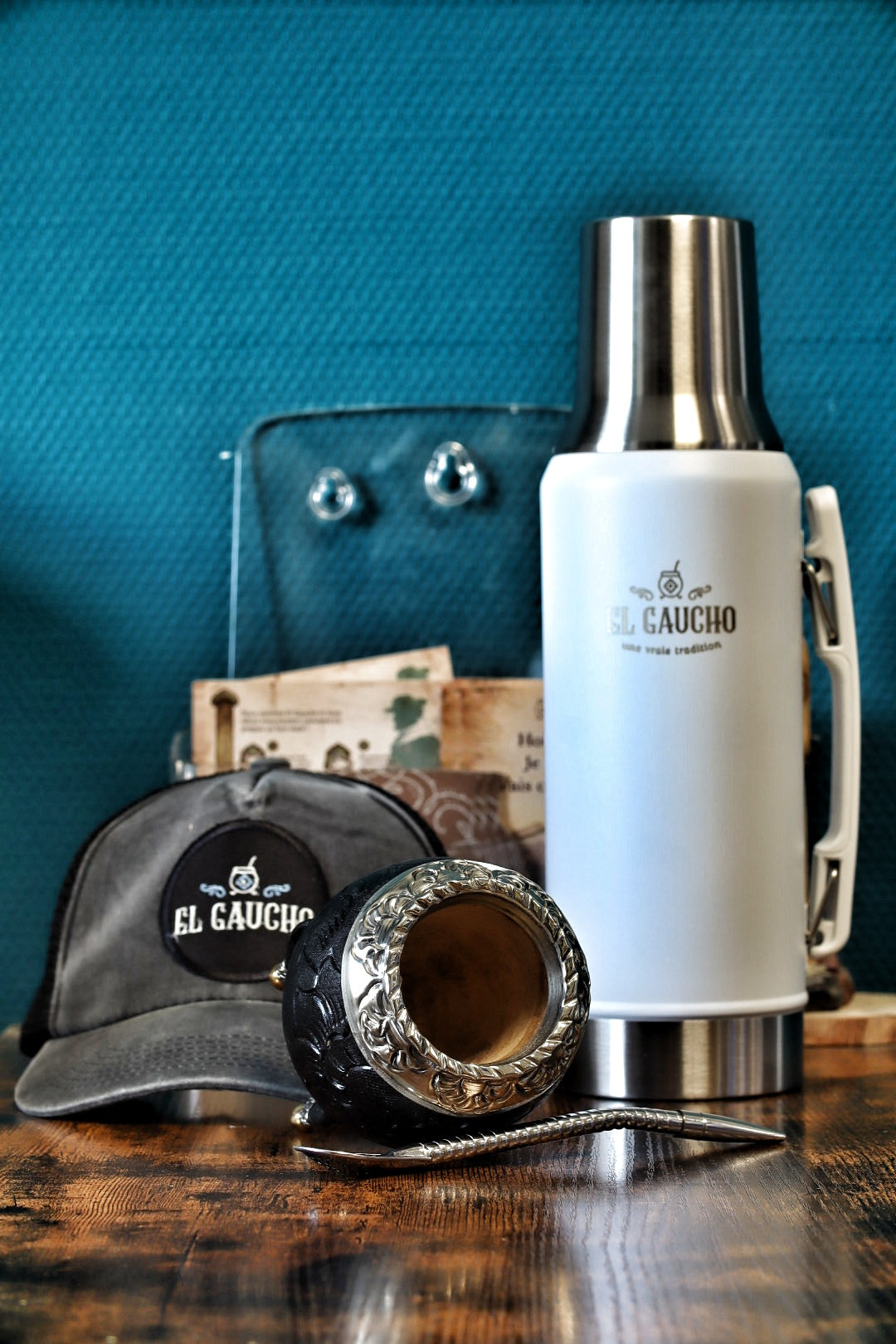 Combo Maté Torpedo Noir Ciselage Floral + Thermo Gaucho Blanc
