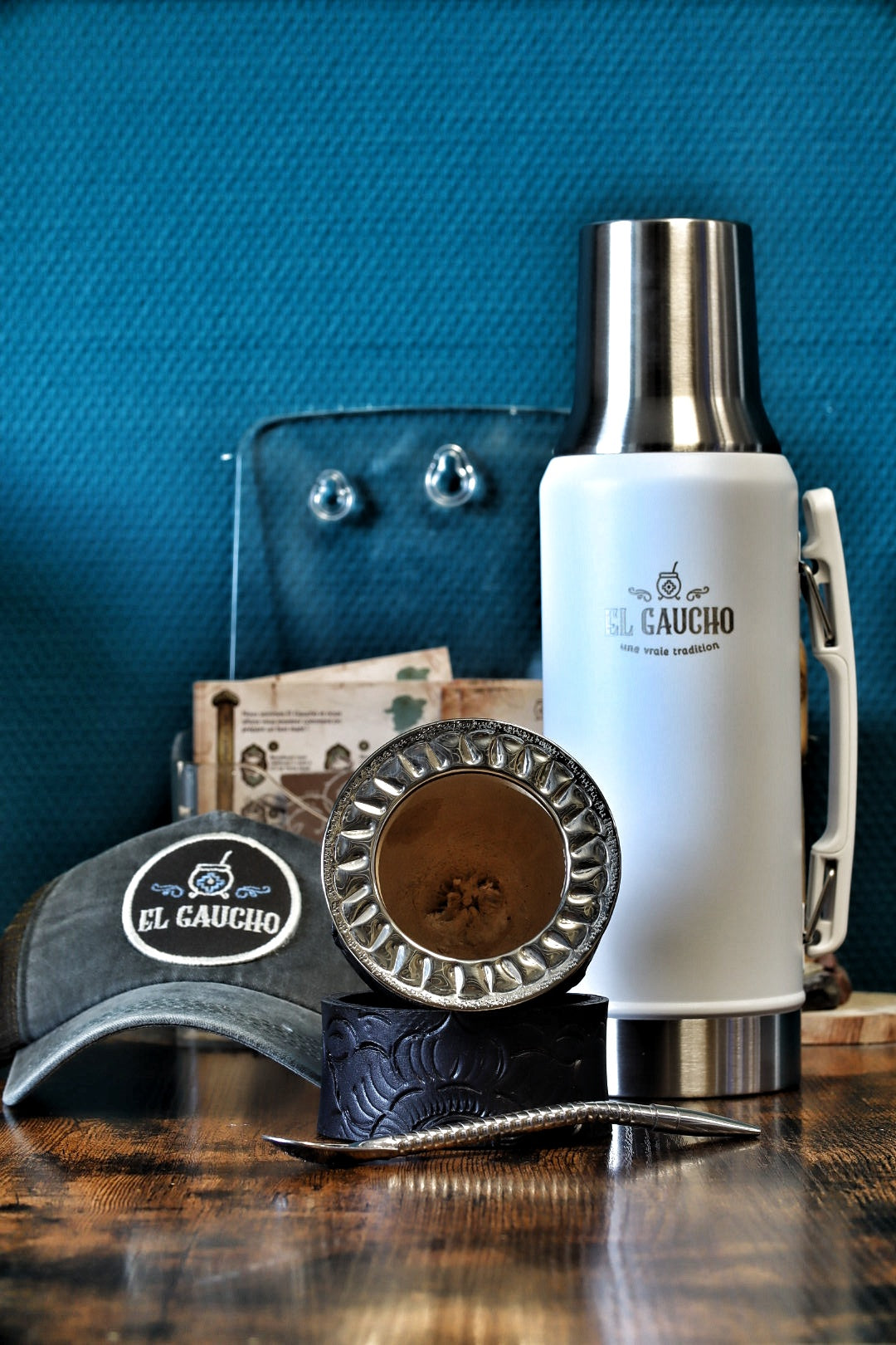Combo Maté Impérial Noir Pampa avec Thermo Gaucho blanc 1L, coffret maté artisanal d'Argentine