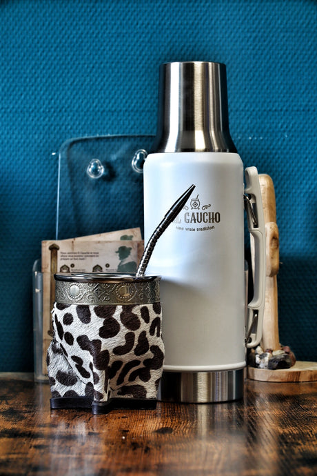 Combo Maté Impérial Animal Print 4 pieds avec Thermo Gaucho blanc 1 litre