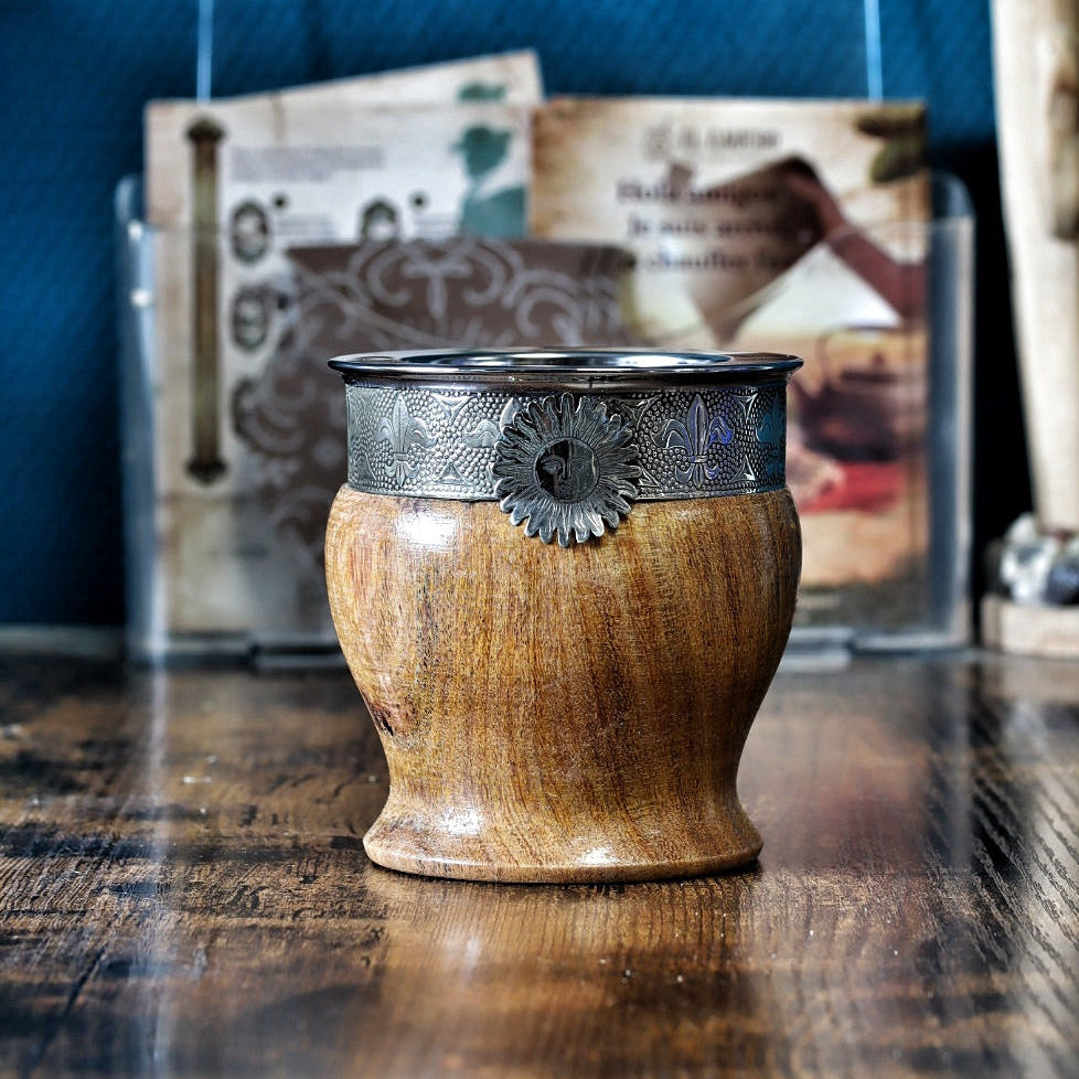 Maté Impérial Barril en algarrobo, édition Sol de Mayo, fleje alpaca avec Sol de Mayo soudé