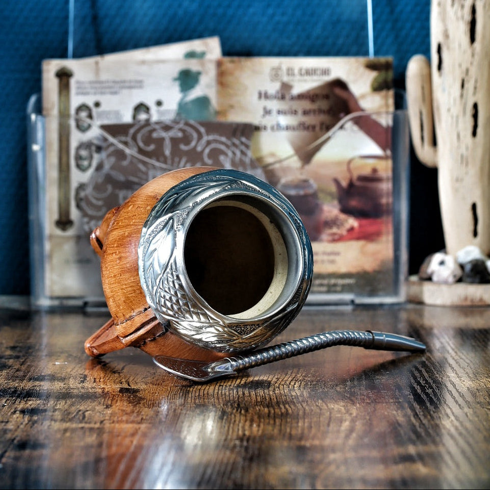 Intérieur et virole ciselée à la main du maté torpedo camel aspect bois, Modèle 3