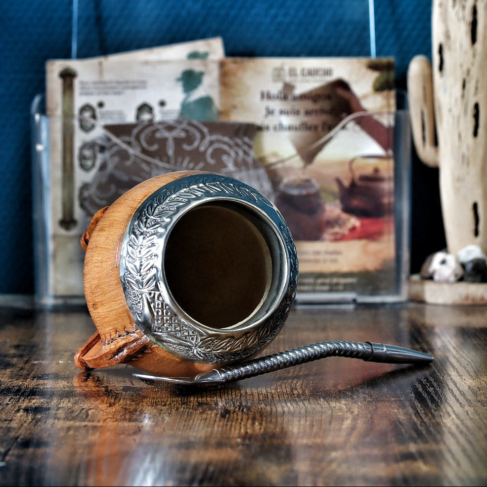 Intérieur et virole ciselée à la main du maté torpedo camel aspect bois, Modèle 5