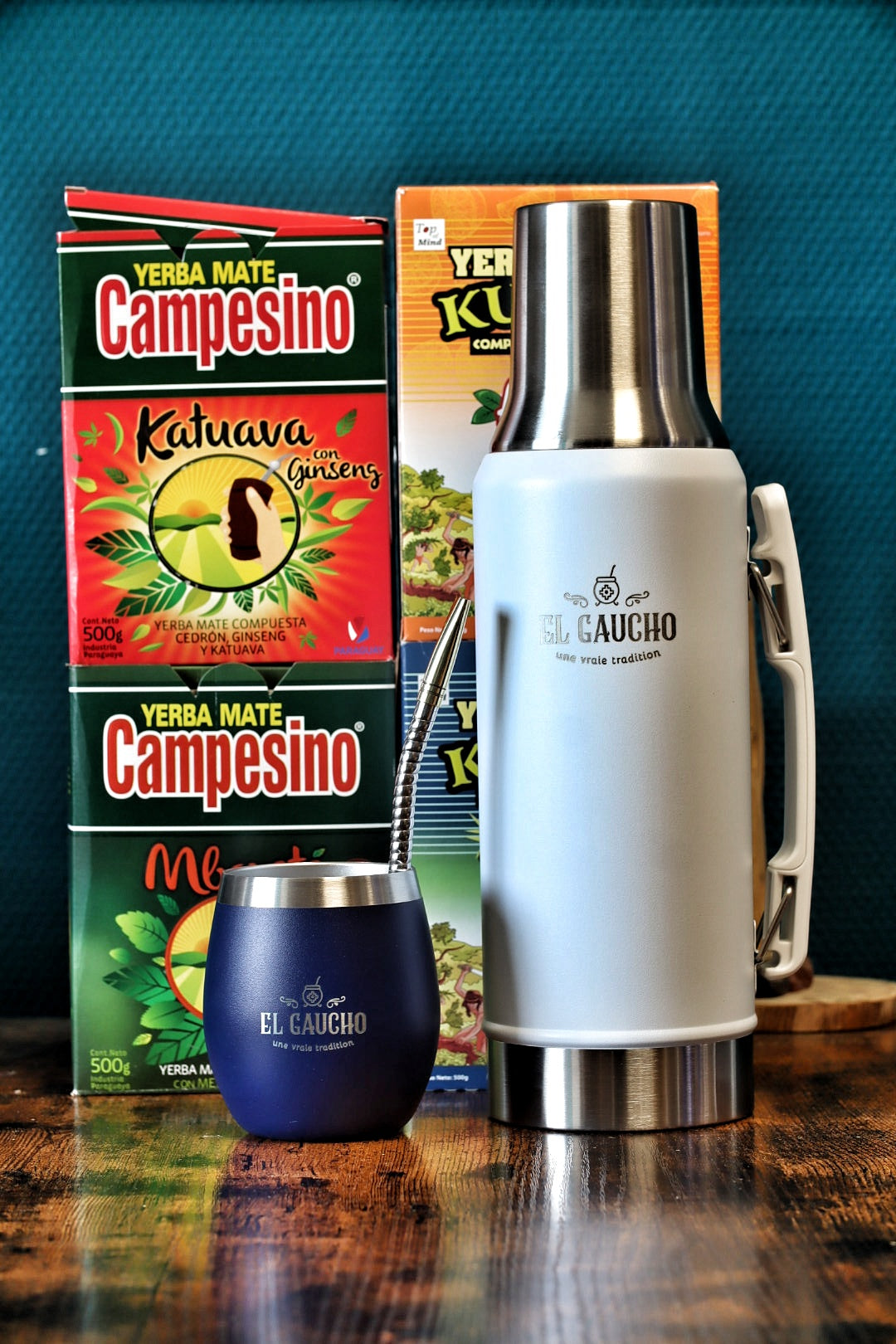 Pack Tereré Complet — maté Gaucho Élite coloré, thermo blanc et yerbas composées paraguayennes