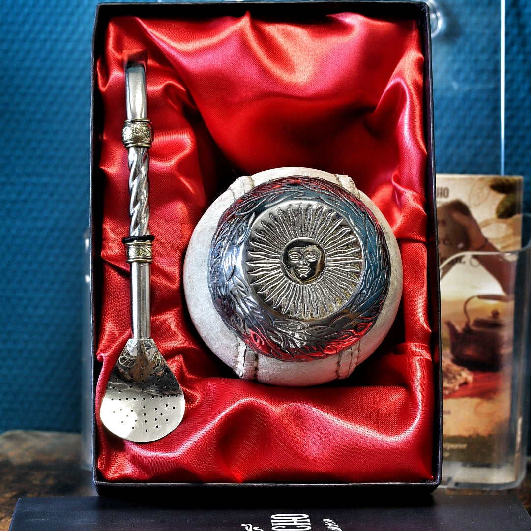 Coffret du maté Torpedo Sol de Mayo : base au soleil gravé et bombilla pico de loro