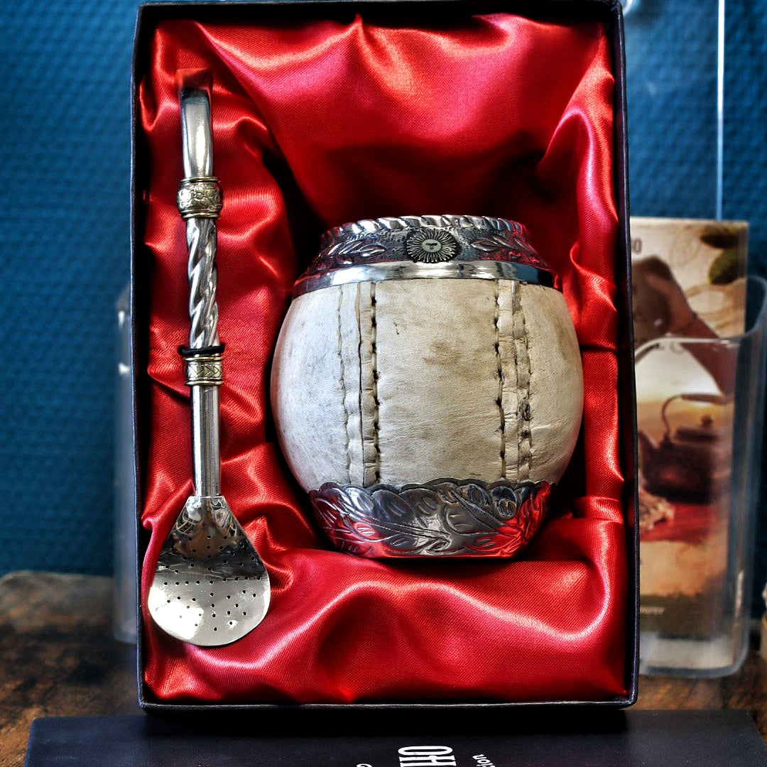Coffret cadeau du maté Torpedo cuir brut Sol de Mayo N°1, artisanat argentin El Gaucho