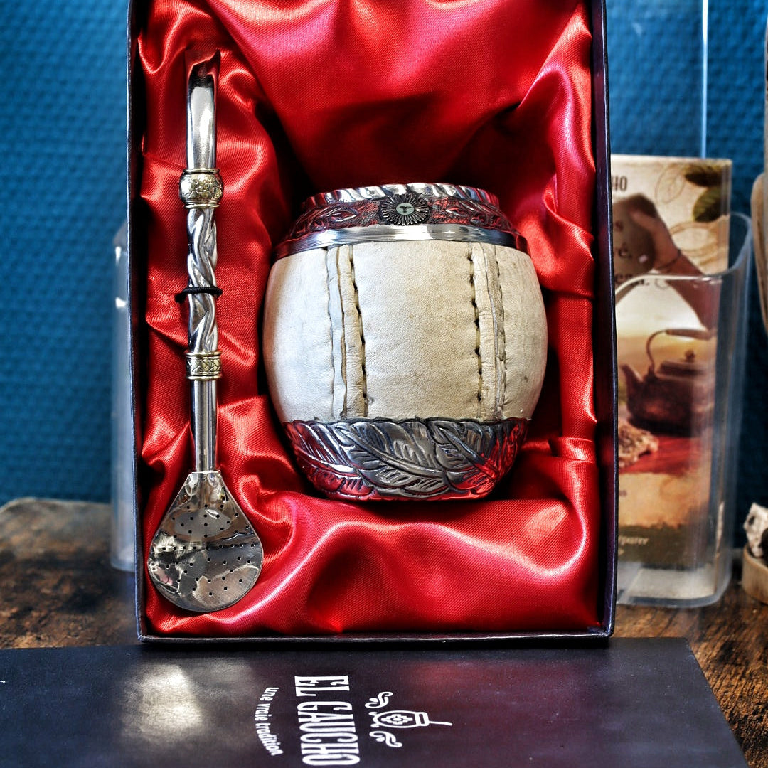Coffret cadeau du maté Torpedo cuir brut Sol de Mayo N°4, artisanat argentin El Gaucho