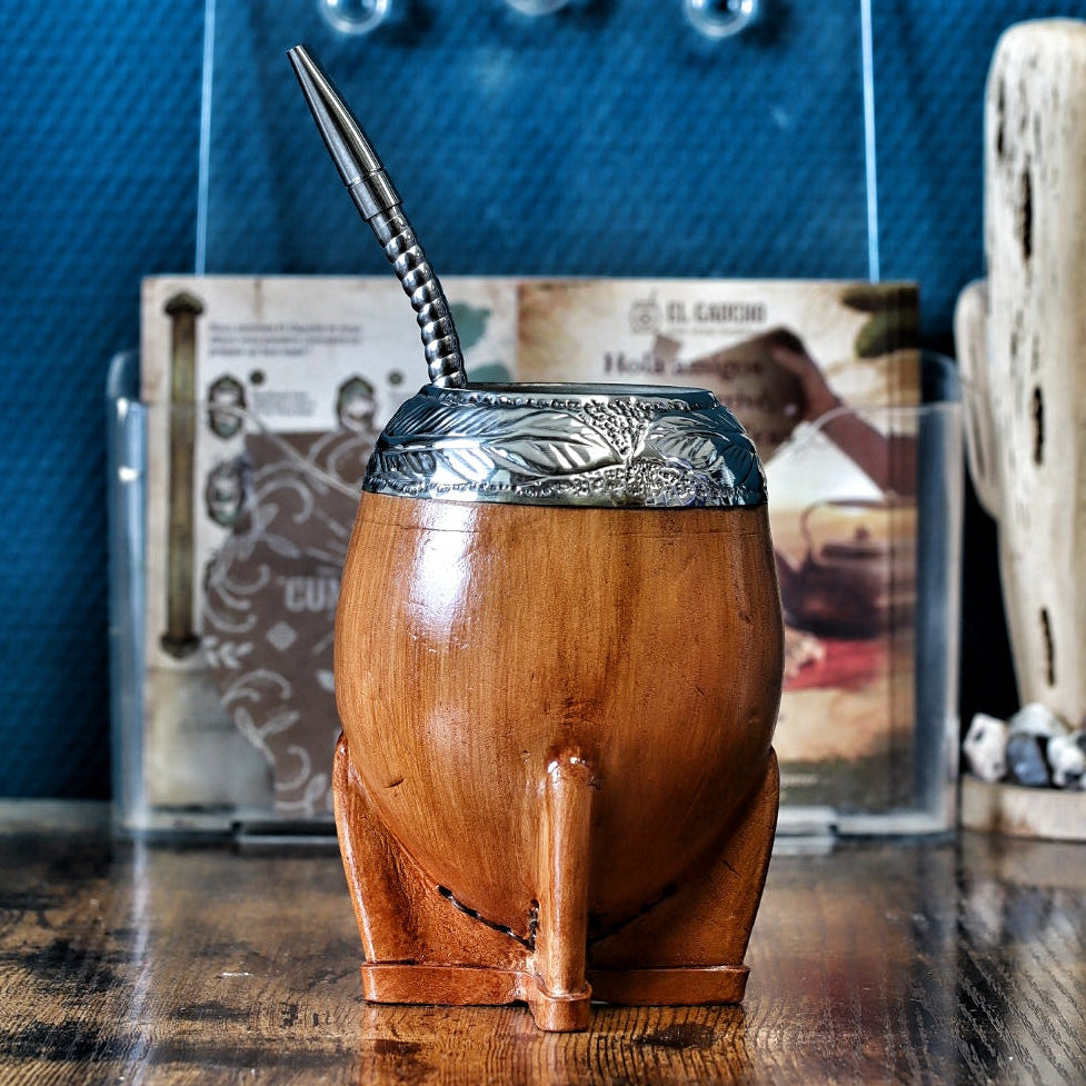 Maté Torpedo camel bois avec virole ciselée à la main et bombilla, artisanat argentin El Gaucho