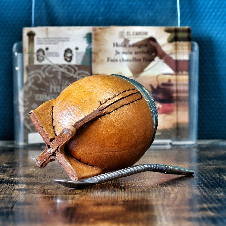 Maté Torpedo Classique Camel — Couture Uruguayenne, Pièce Unique N°2 — vue de profil