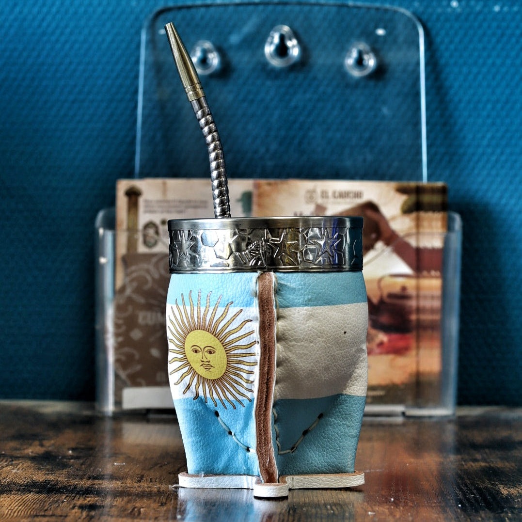 Maté Argentina — Édition Sol de Mayo — aux couleurs du drapeau argentin — vue de face