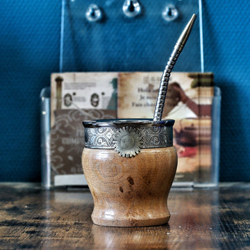 Maté Impérial Barril Algarrobo — Sol de Mayo · Petit défaut virole (−15 %) — bois d'algarrobo
