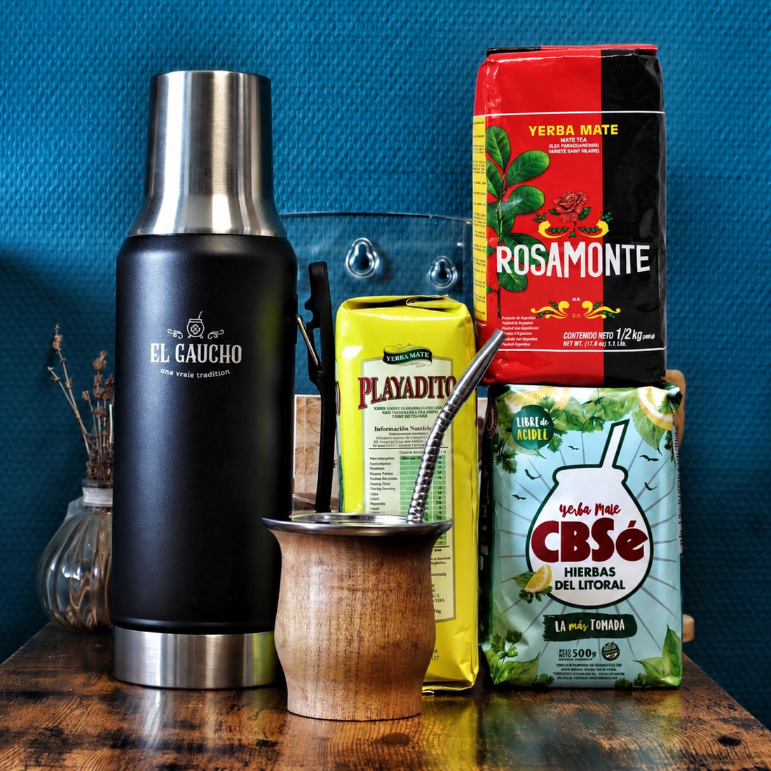 Pack Gaucho Camionero Caroubier avec thermo El Gaucho noir 1,2 L, maté camionero en bois de caroubier, bombilla inox et yerbas Rosamonte, Playadito et CBSé Hierbas del Litoral