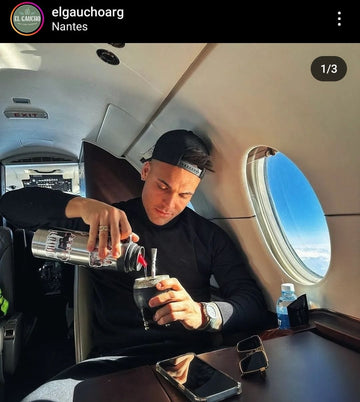 Lautaro Martinez avec sont mate gaucho