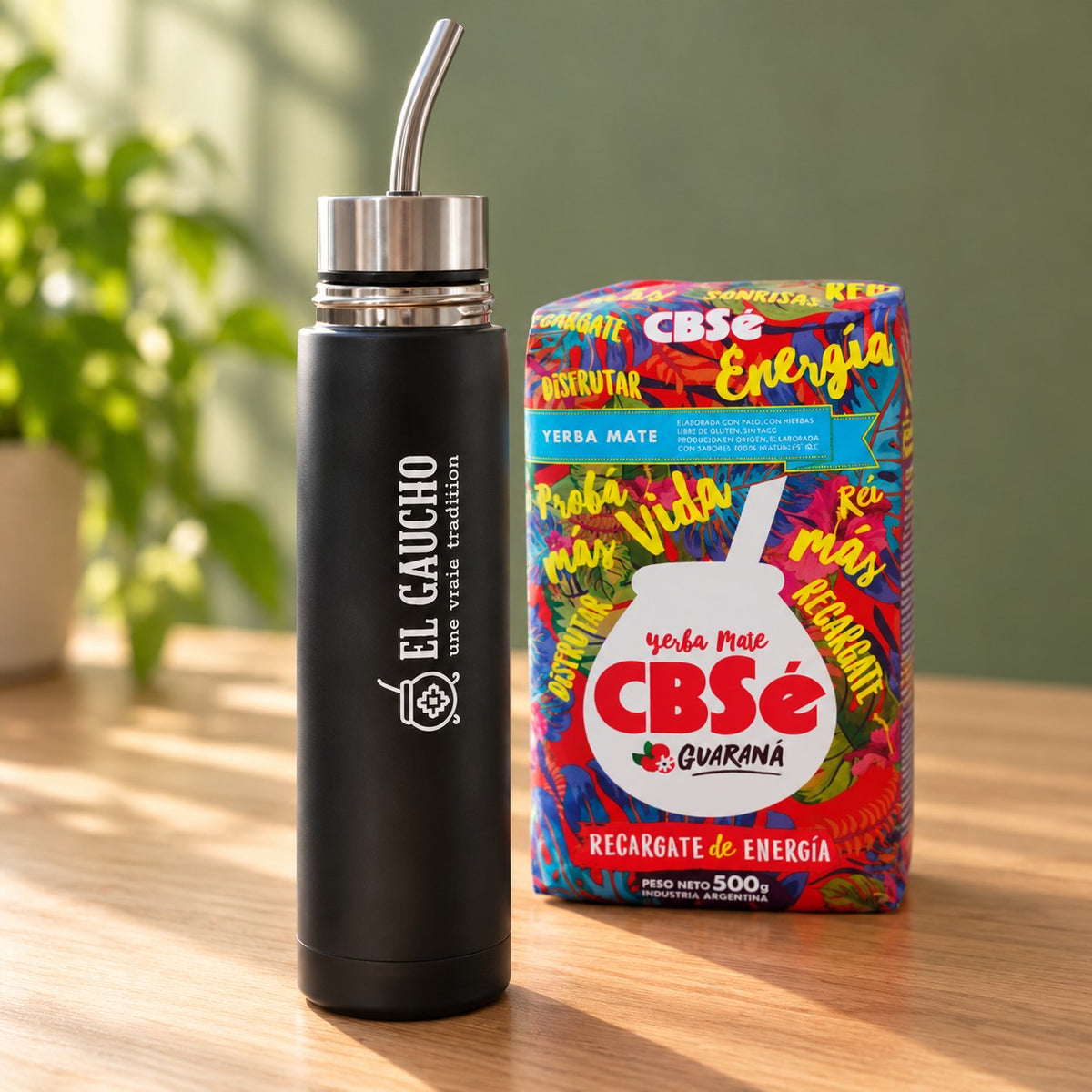 Le Mate Listo 500 ml avec CBSé Guaraná 500 g, notre yerba aromatisée la plus vendue. Des notes de fruits rouges et une touche mentholée.