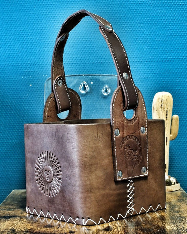 Canasta Matera Premium : Sac à Maté en Cuir Marron Tabac (Repoussé Pampa ou Sol de Mayo)