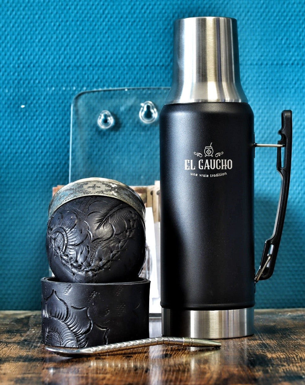 Combo maté Impérial Floraison au labrado floraison et cinta pampa, avec bombilla en acier inox et thermo Gaucho 1,2 L noir