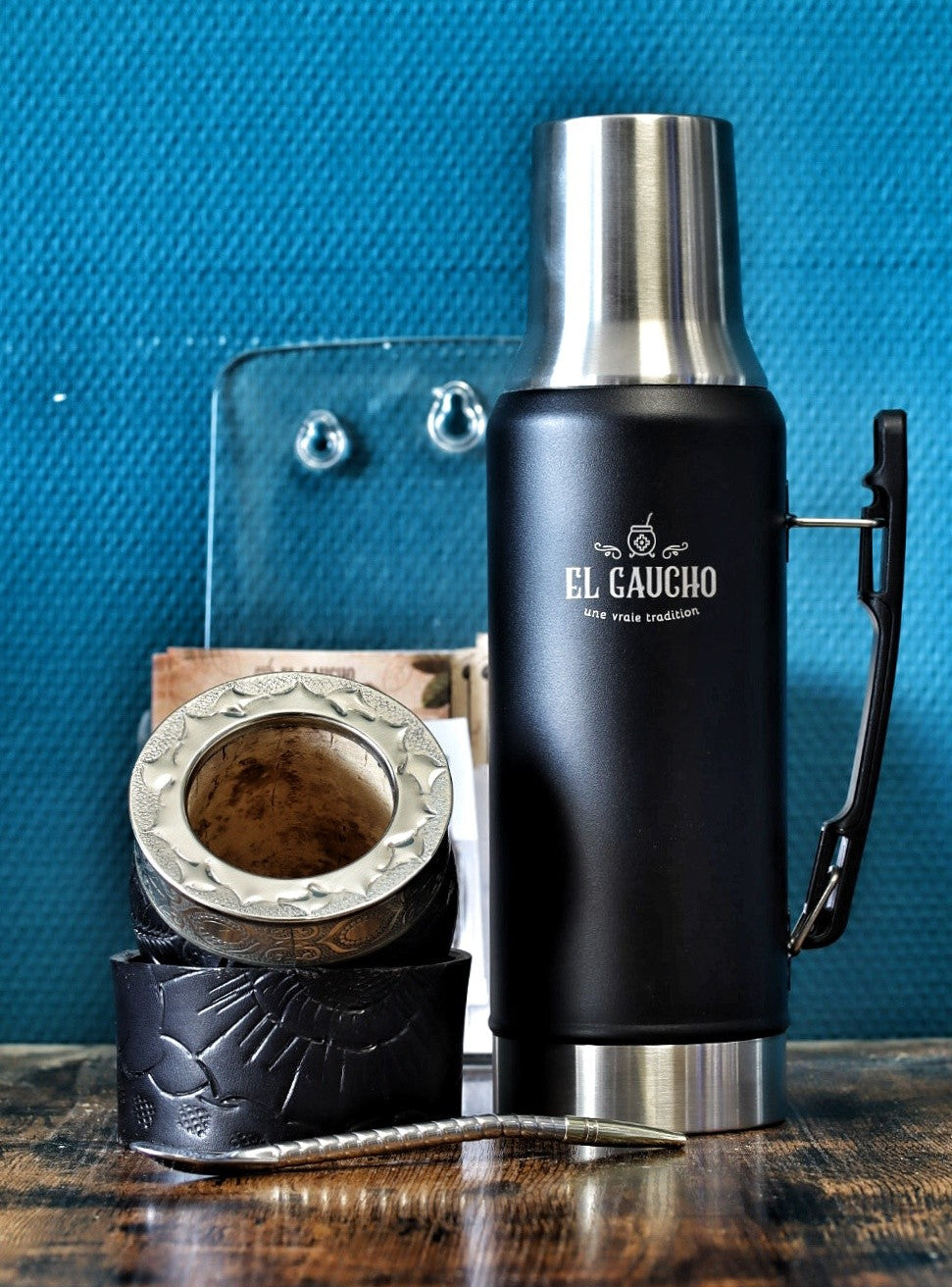 Combo maté Impérial Sauvage au labrado sauvage et cinta abstraite, avec bombilla en acier inox et thermo Gaucho 1,2 L noir