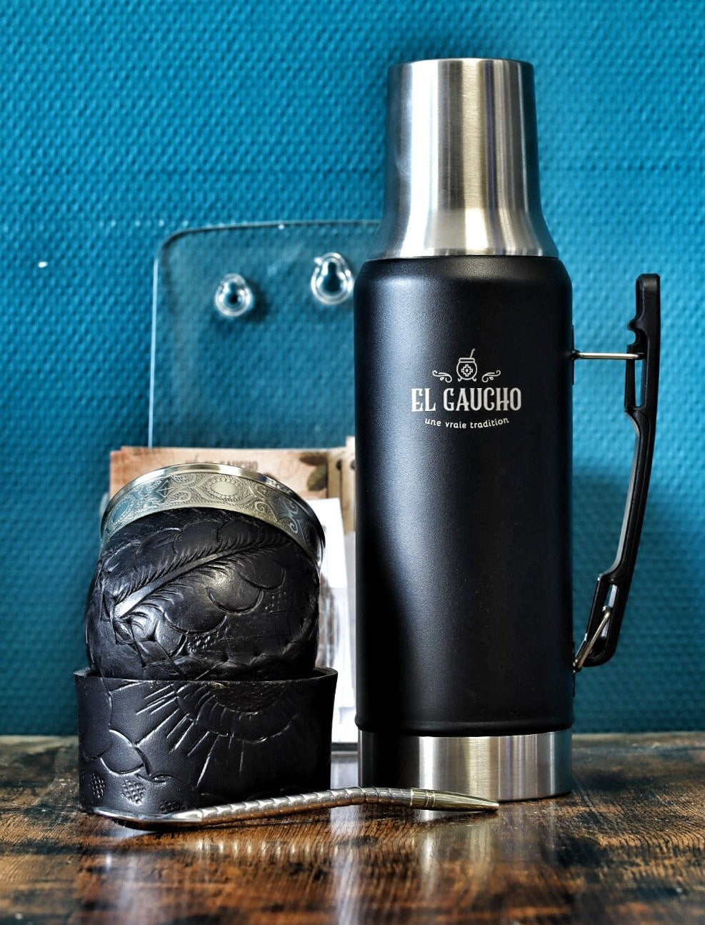 Combo maté Impérial Sauvage au labrado sauvage et cinta abstraite, avec bombilla en acier inox et thermo Gaucho 1,2 L noir