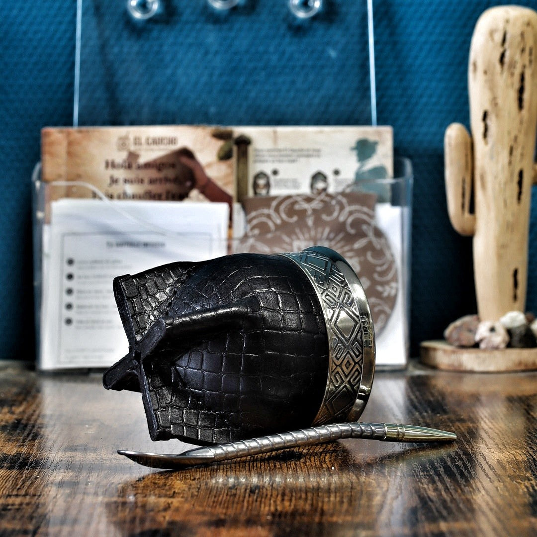 Maté Impérial Deluxe Croco Losanges noir, fleje Losanges en alpaca — couché, base en croix en cuir