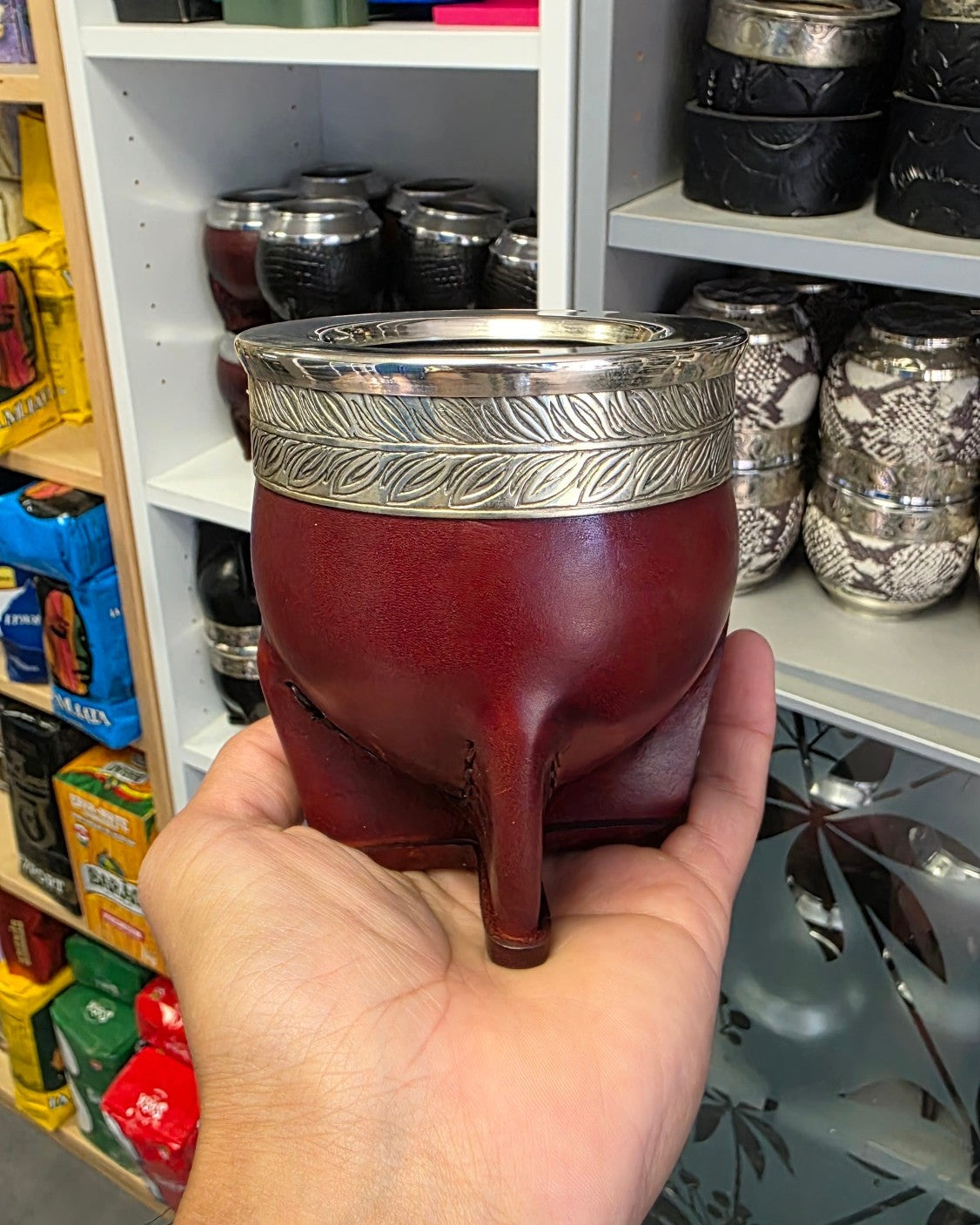 Maté Impérial Deluxe Feuillage en cuir lisse bordeaux, fleje Feuillage en alpaca et virole en inox