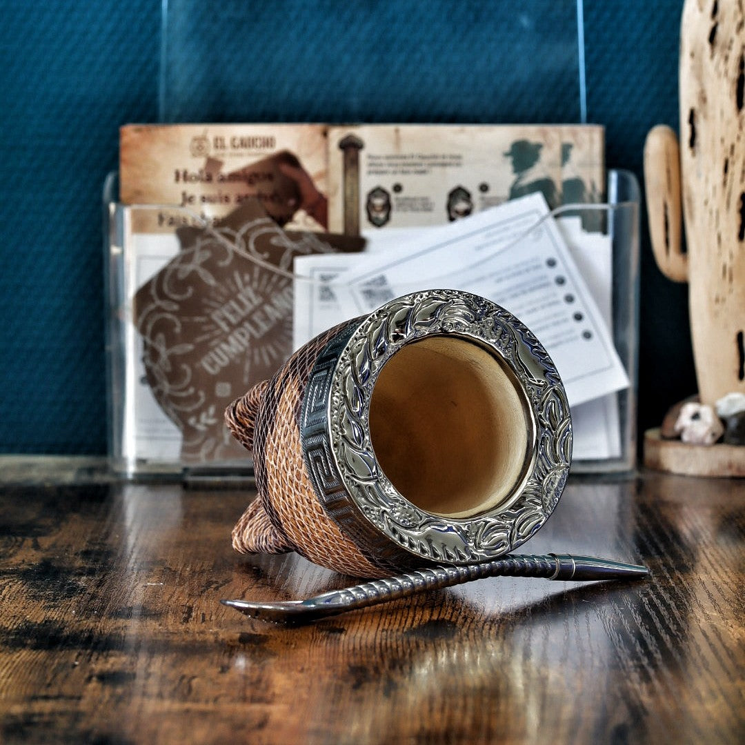 Maté Impérial Python Caramel Cinta Grecque vu de dessus : intérieur en courge naturelle et virole en alpaca ciselée