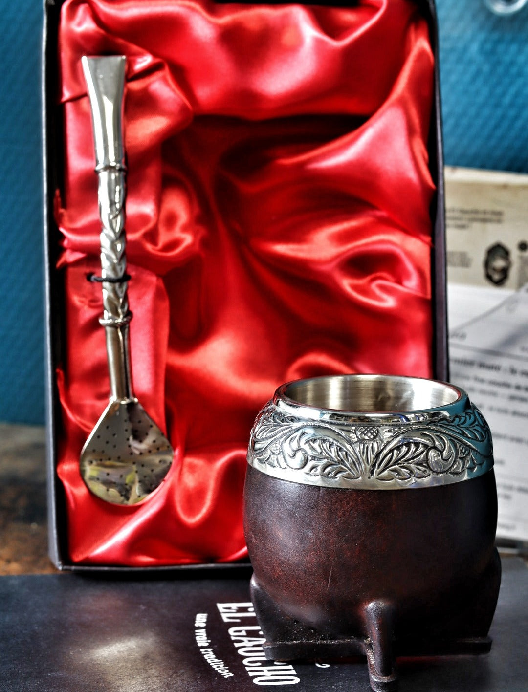 Maté Torpedo ciselé au lacre N°2 avec le bombillón premium dans son coffret