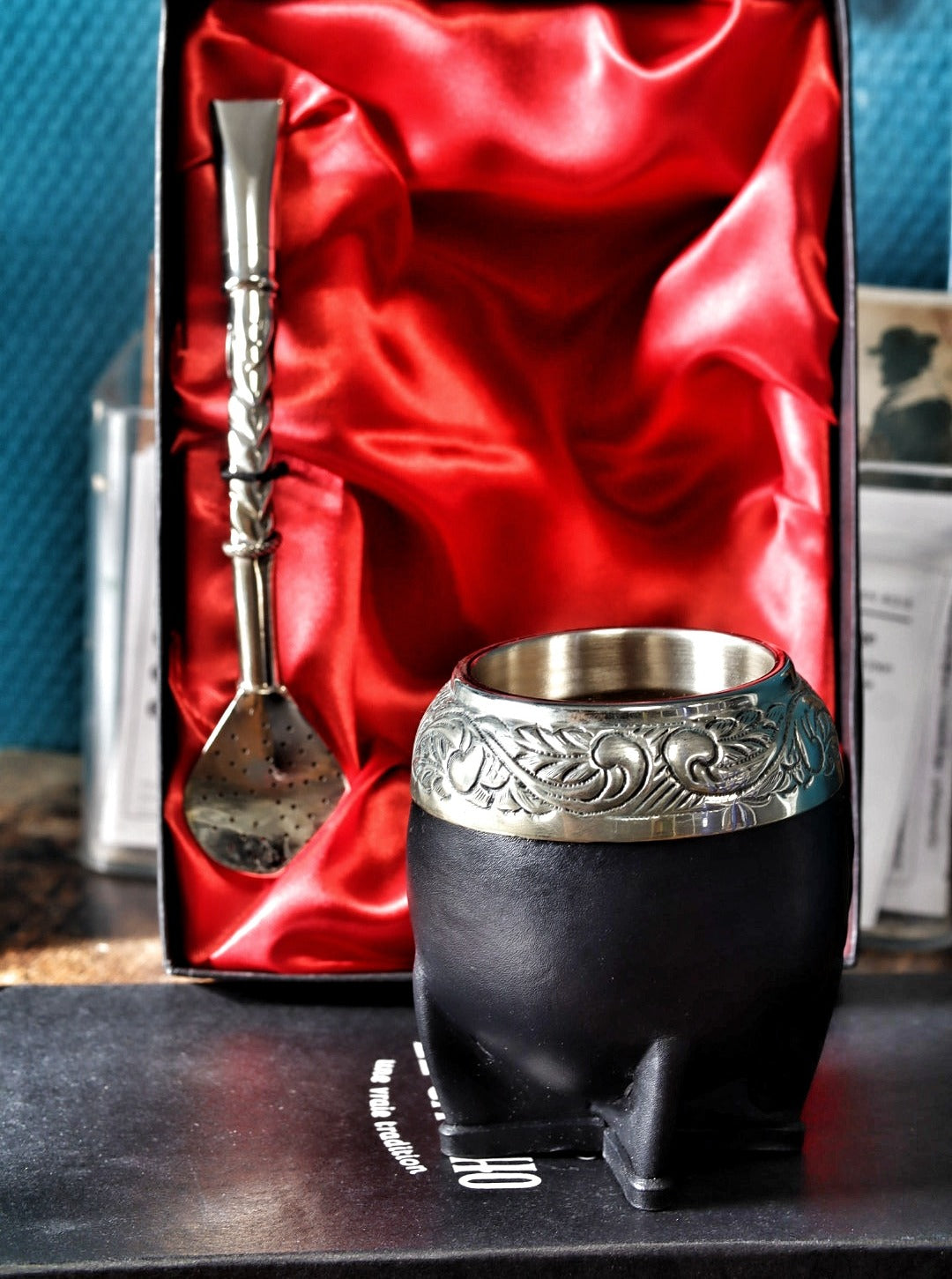 Maté Torpedo ciselé au lacre N°9 avec le bombillón premium dans son coffret