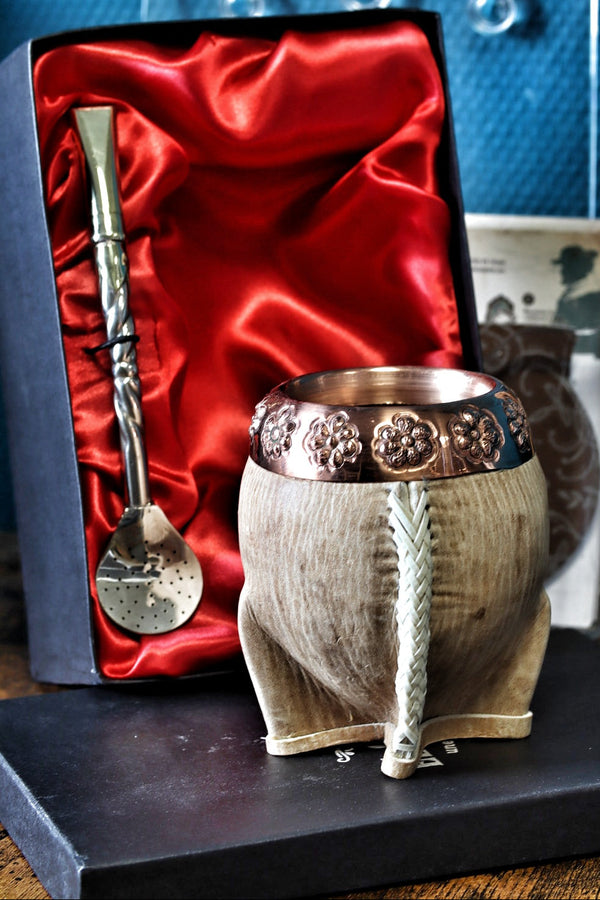 Maté Torpedo « Orfebre » — Cuivre Repoussé & Cuir Cru — Pièce N°3
