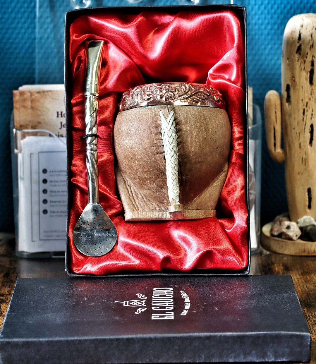 Maté Torpedo « Orfebre » N°4 dans son coffret rigide doublé de satin rouge, avec le bombillón premium