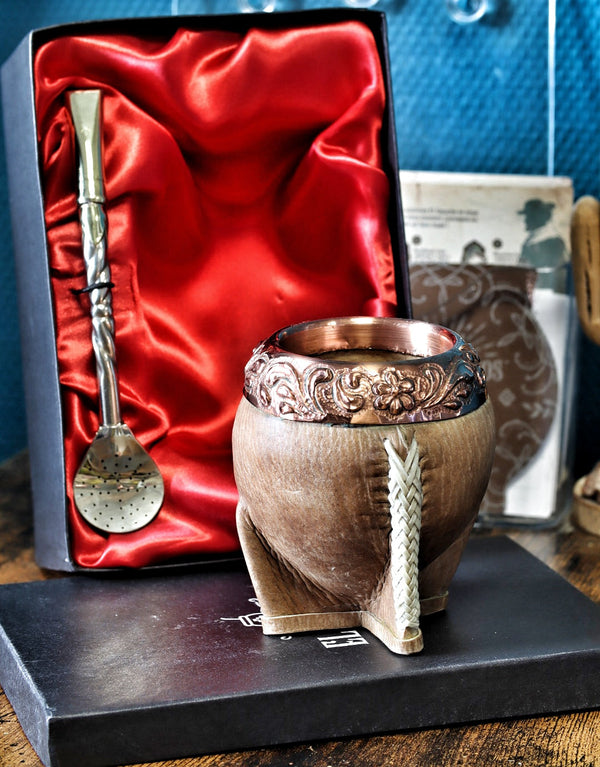 Maté Torpedo « Orfebre » — Cuivre Repoussé & Cuir Cru — Pièce N°4
