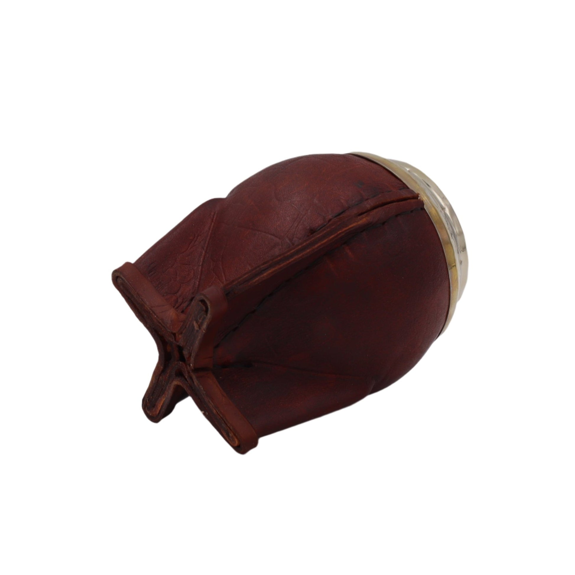 torpedo cuir croco couchée, vue de la base et des finitions luxueuses