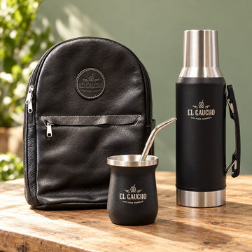 Rituel Nomade Noir : sac à dos en cuir noir, thermos noir El Gaucho et maté inox noir