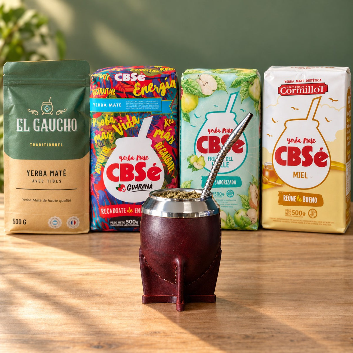 Pack Gaucho Classique Premium Grande : maté Torpedo Deluxe cuir bordeaux, yerba El Gaucho et trois CBSé sur une table en bois