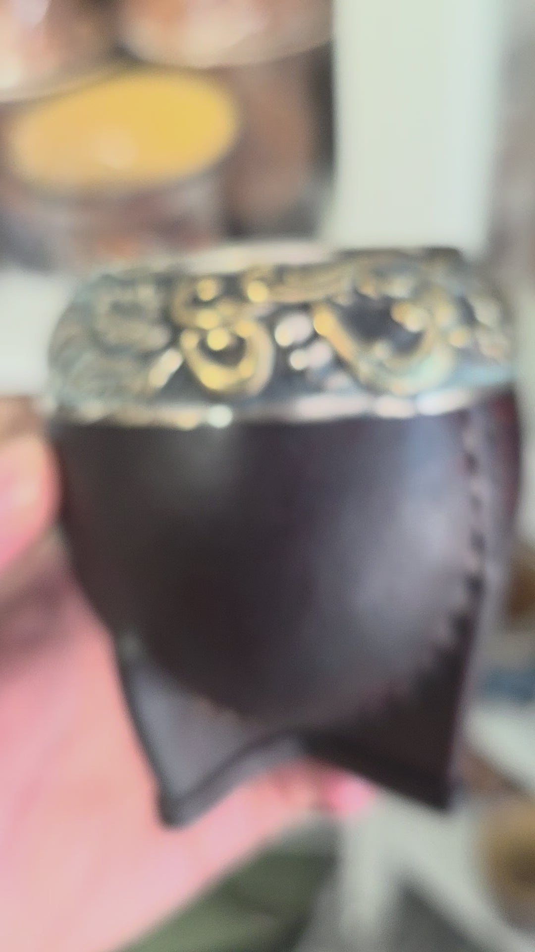 Maté Torpedo Bronze en Relief N°5 en vidéo, tourné à la main
