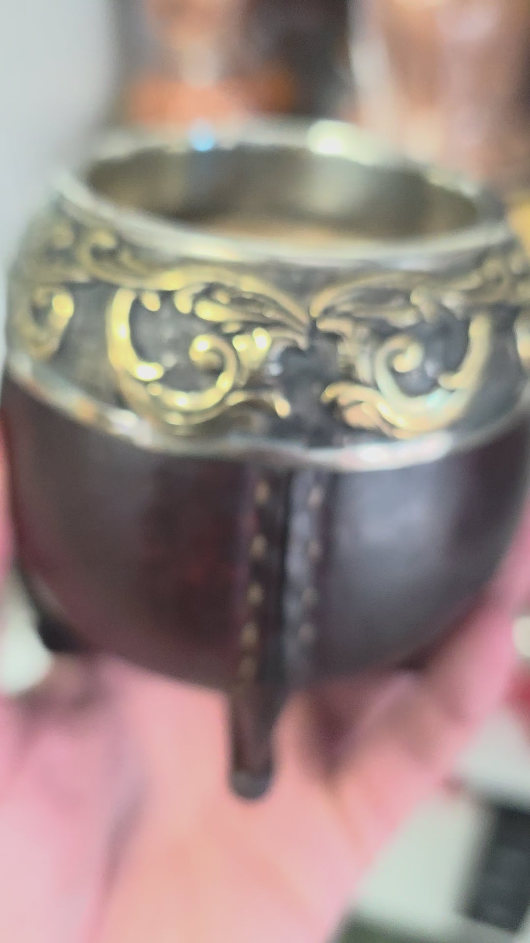 Maté Torpedo Bronze en Relief N°3 en vidéo, tourné à la main