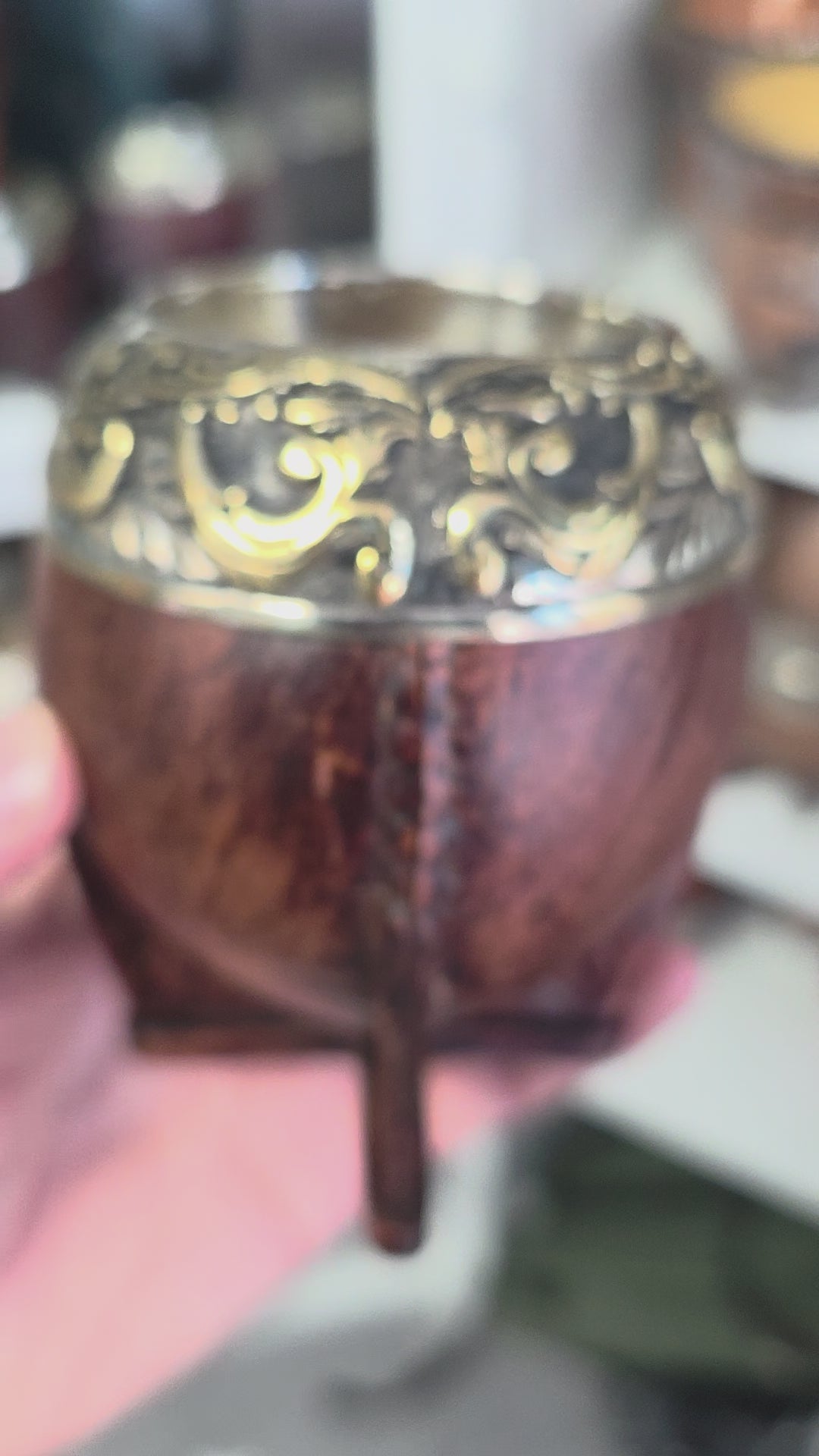 Maté Torpedo Bronze en Relief N°2 en vidéo, tourné à la main
