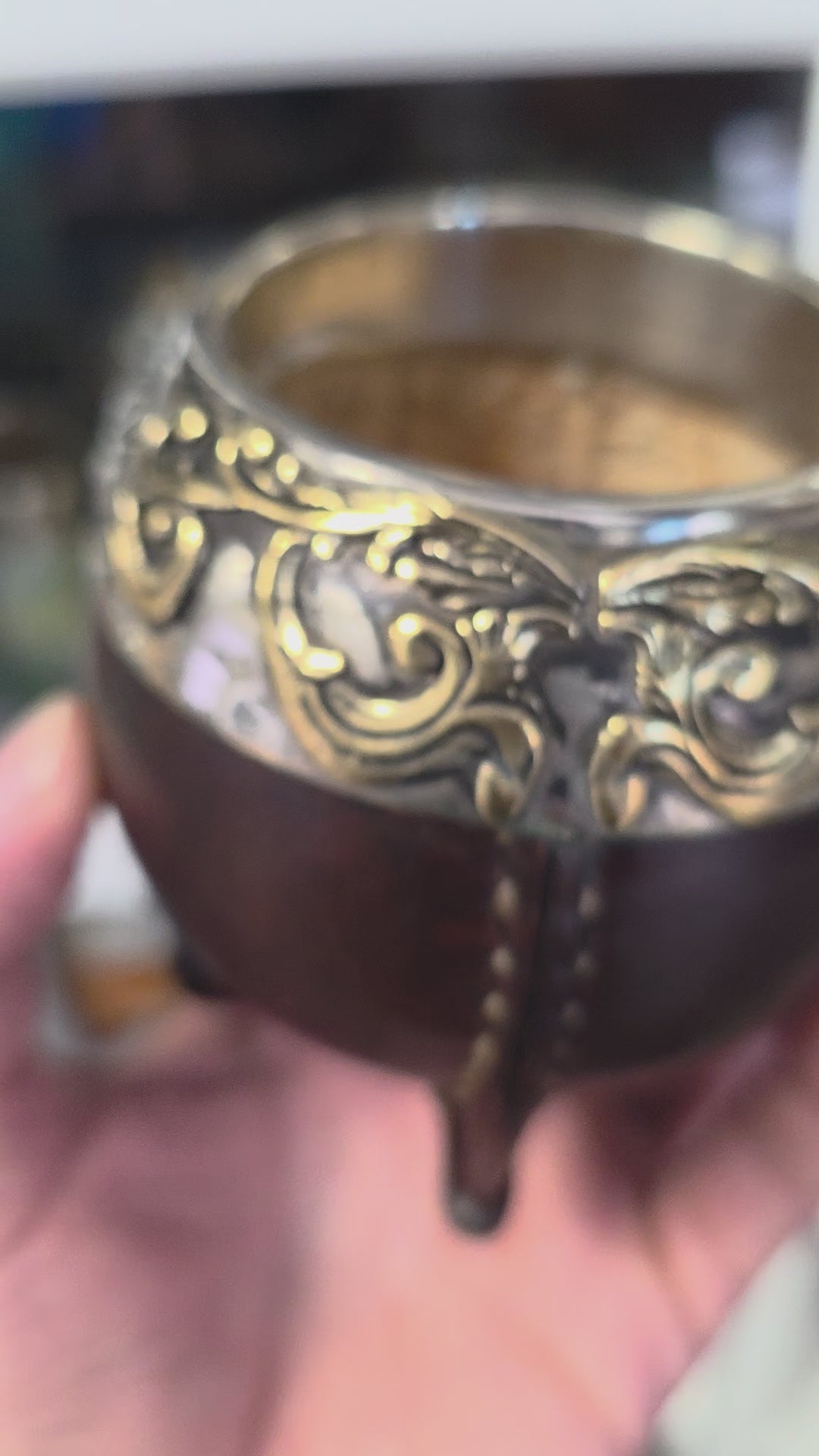 Maté Torpedo Bronze en Relief N°1 en vidéo, tourné à la main